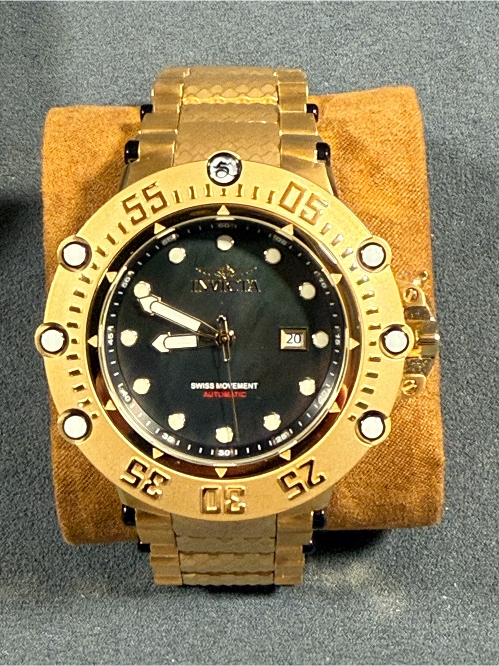 Invicta 40069 SubAqua Noma VII Automatic Gold-Tone Men's Dive Watch Black Dial